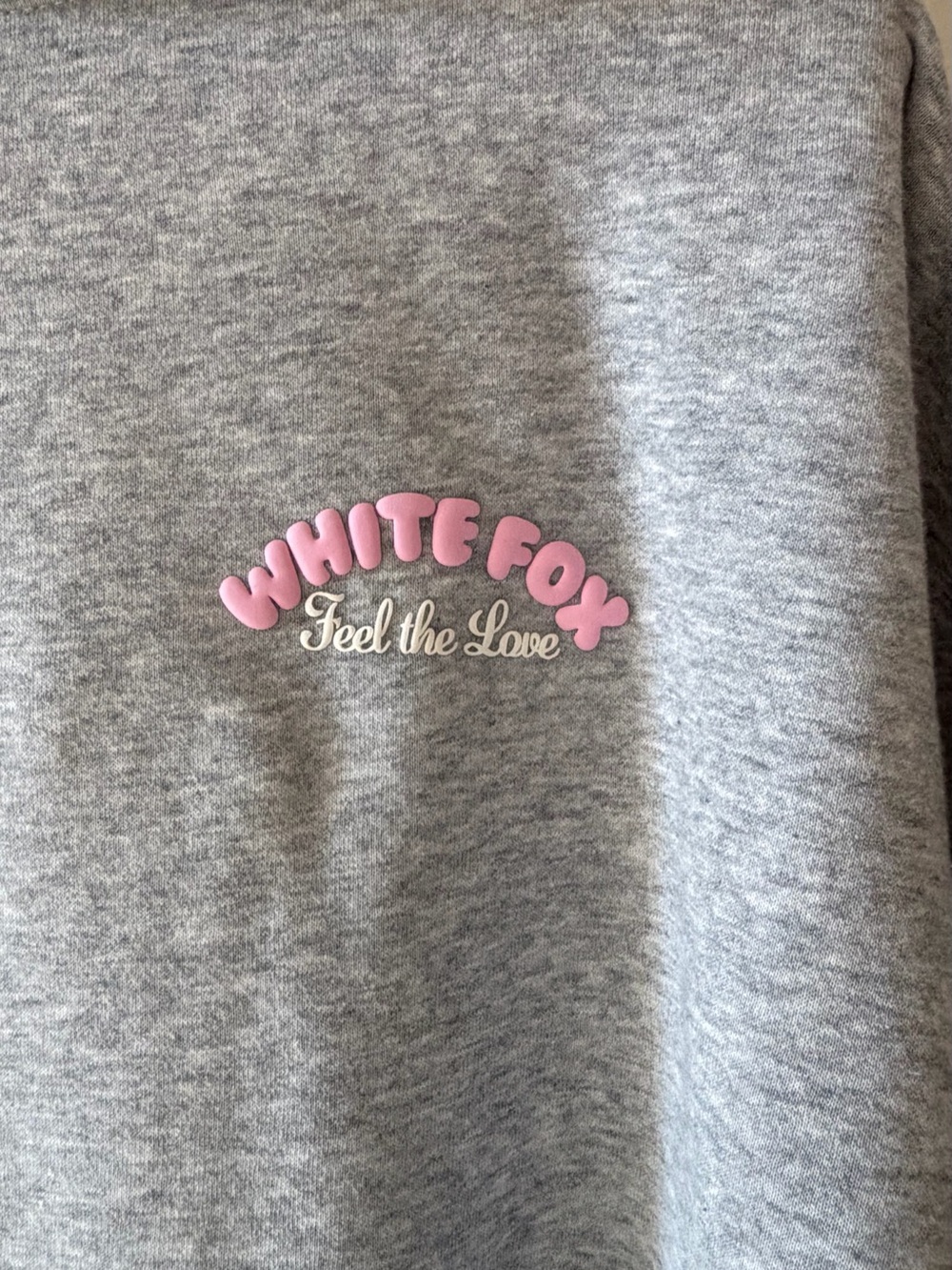 White Fox Feel the Love Hoodie- S/M - Picture 3 of 11